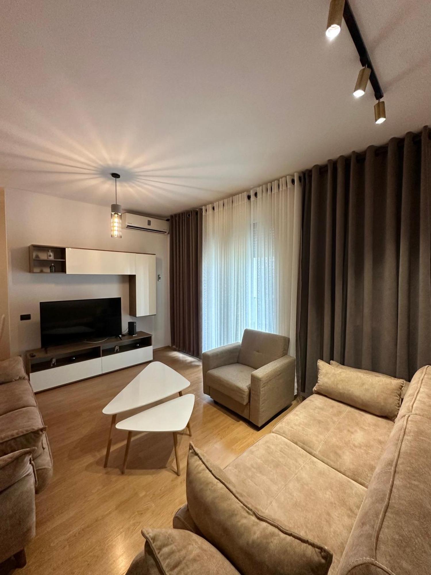 Apartament Cozy Near Artificial Tirana